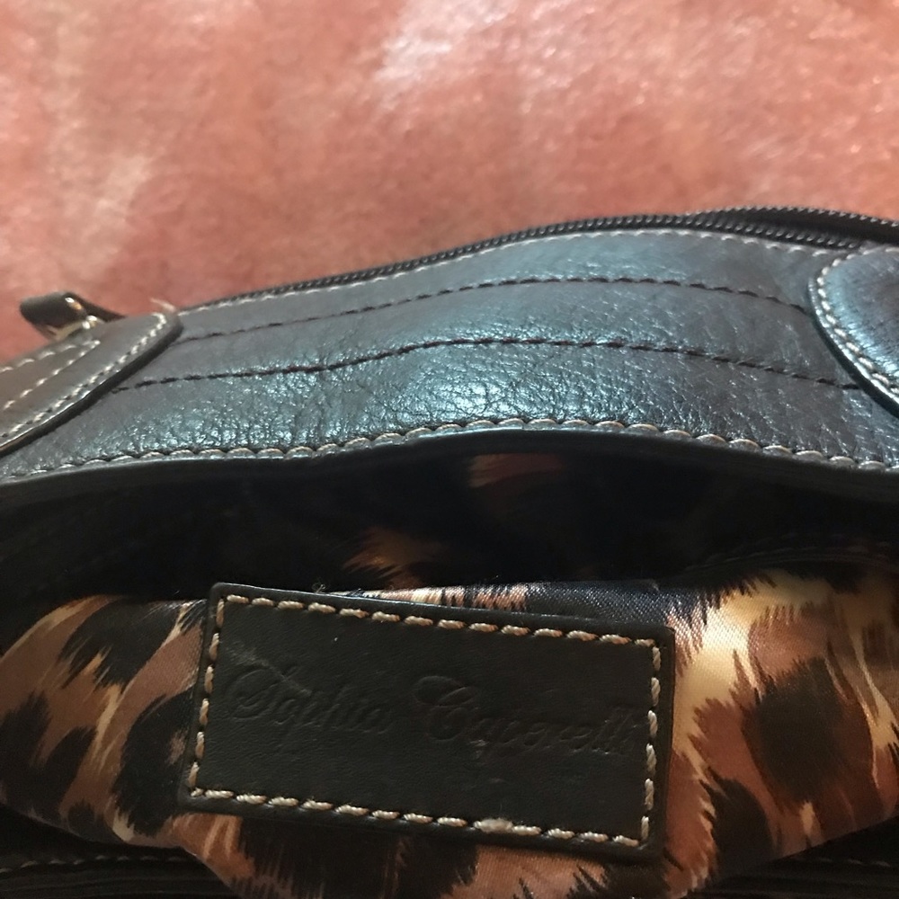 Gently used hobo bag. - Picture 4 of 5